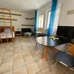 Apartmenthaus Home24 招待所