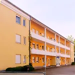 Apartmenthaus Home24 招待所 开姆尼茨