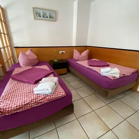 Apartmenthaus Home24 Гостевой дом Хемниц