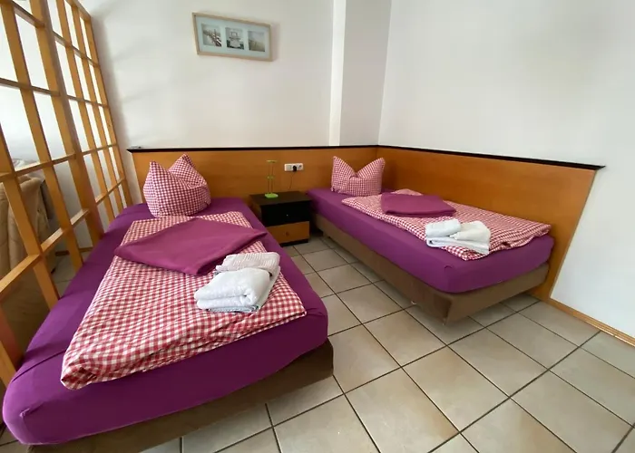 Apartmenthaus Home24 בית הארחה קמניץ