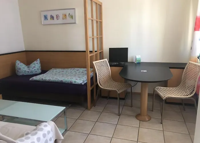 בית הארחה Apartmenthaus Home24 3*