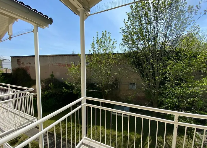 Apartmenthaus Home24 3* קמניץ