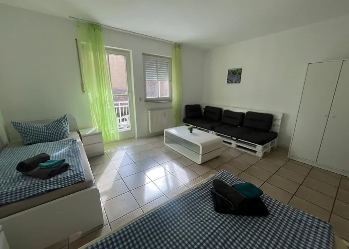 Apartmenthaus Home24 בית הארחה קמניץ